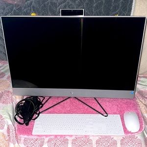 Hp - 27-touch screen all in one 12 GB memory Silver.